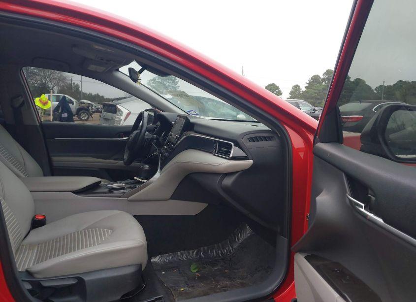 Photo 5 of 2022 Toyota Camry SE (VIN 4T1G11AK0NU031844)