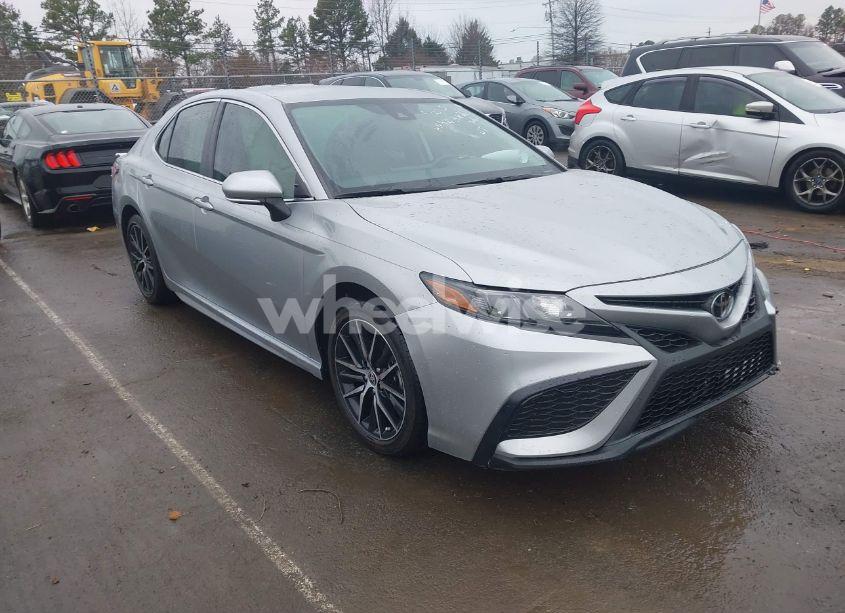 2022 Toyota Camry SE (VIN 4T1G11AK0NU038289) main photo