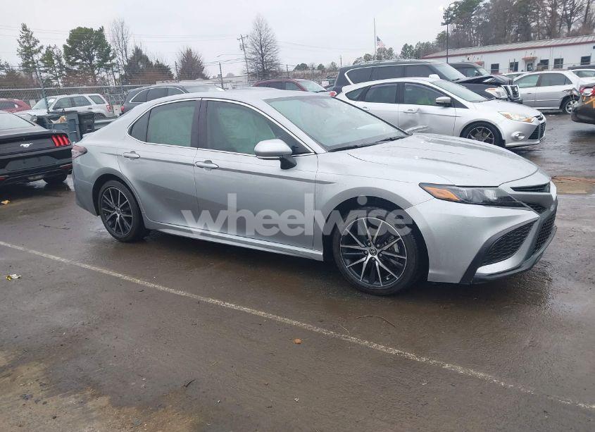 Photo 13 of 2022 Toyota Camry SE (VIN 4T1G11AK0NU038289)