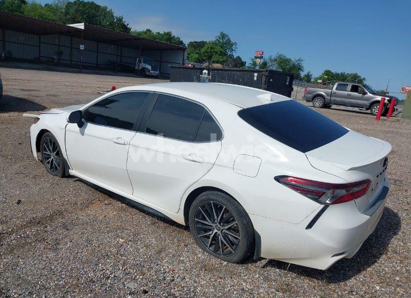Photo 3 of 2022 Toyota Camry SE (VIN 4T1G11AK0NU040494)