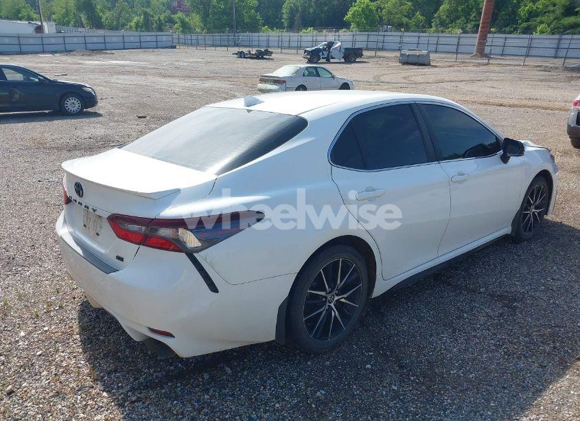 Photo 4 of 2022 Toyota Camry SE (VIN 4T1G11AK0NU040494)