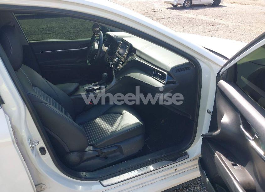 Photo 5 of 2022 Toyota Camry SE (VIN 4T1G11AK0NU040494)