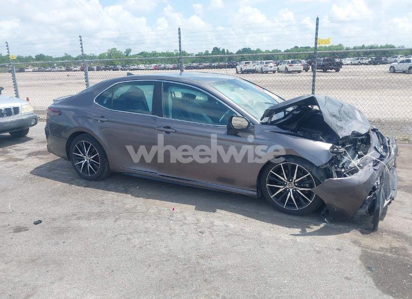 Photo 13 of 2022 Toyota Camry SE (VIN 4T1G11AK0NU057778)