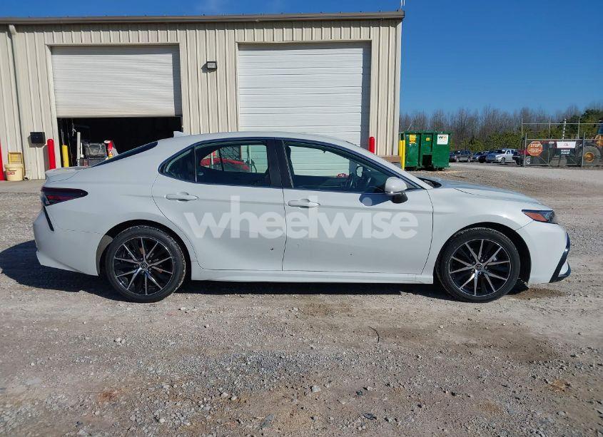 Photo 13 of 2022 Toyota Camry SE (VIN 4T1G11AK0NU070773)