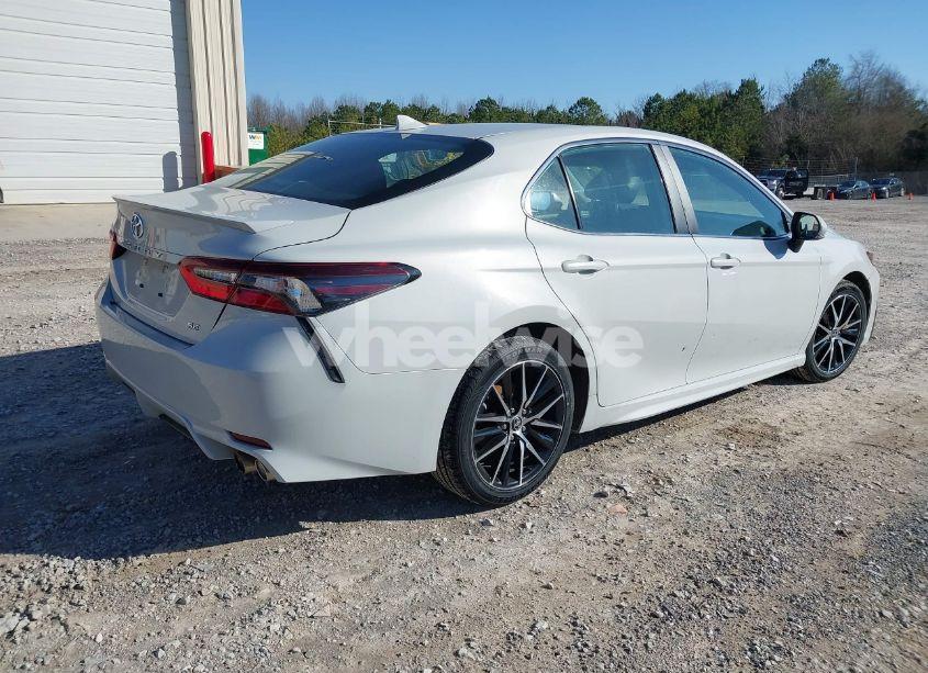 Photo 4 of 2022 Toyota Camry SE (VIN 4T1G11AK0NU070773)