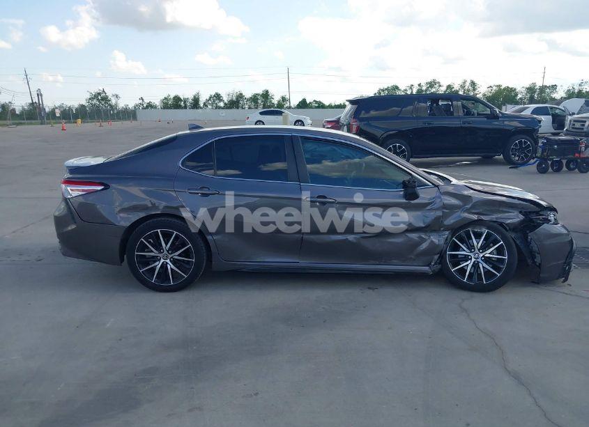 Photo 13 of 2022 Toyota Camry SE (VIN 4T1G11AK0NU659998)