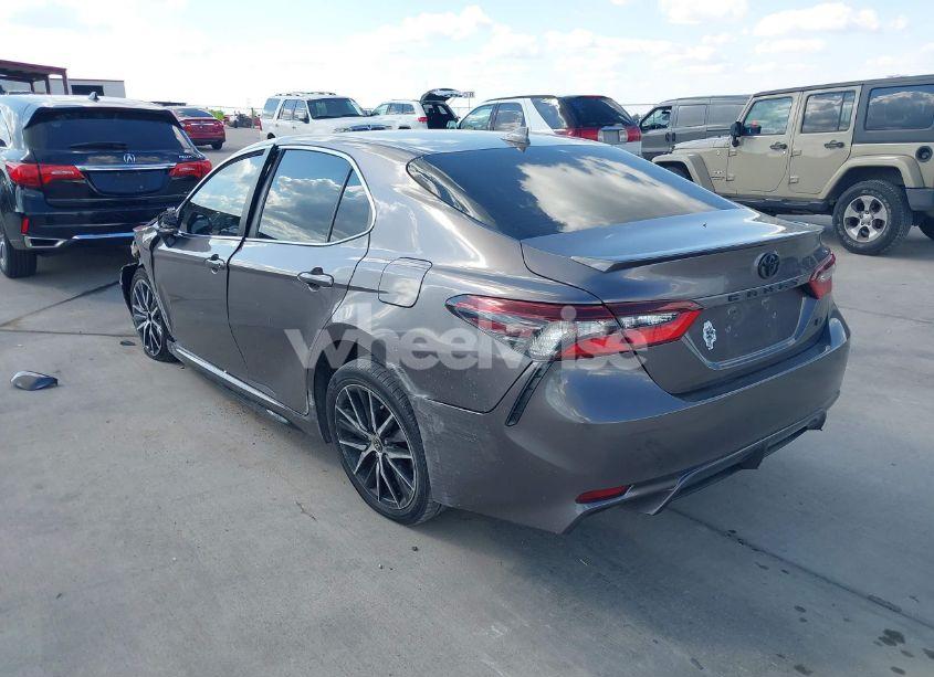 Photo 3 of 2022 Toyota Camry SE (VIN 4T1G11AK0NU659998)