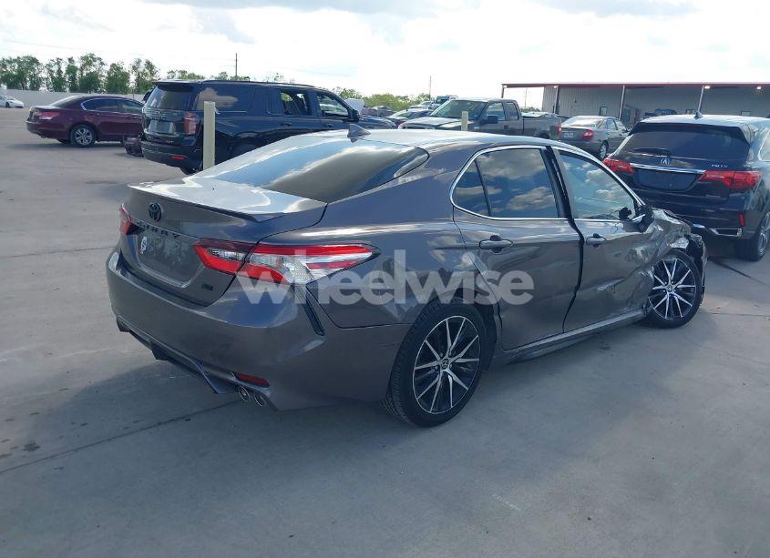 Photo 4 of 2022 Toyota Camry SE (VIN 4T1G11AK0NU659998)