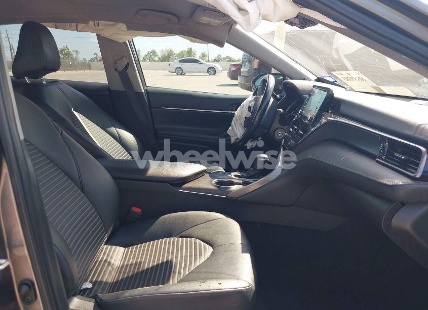 Photo 5 of 2022 Toyota Camry SE (VIN 4T1G11AK0NU659998)