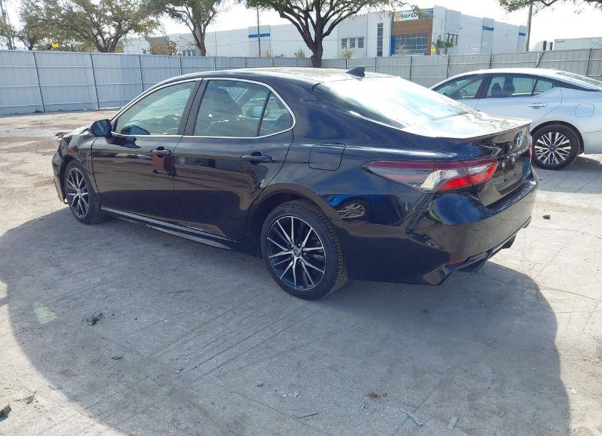 Photo 3 of 2022 Toyota Camry SE (VIN 4T1G11AK0NU662741)