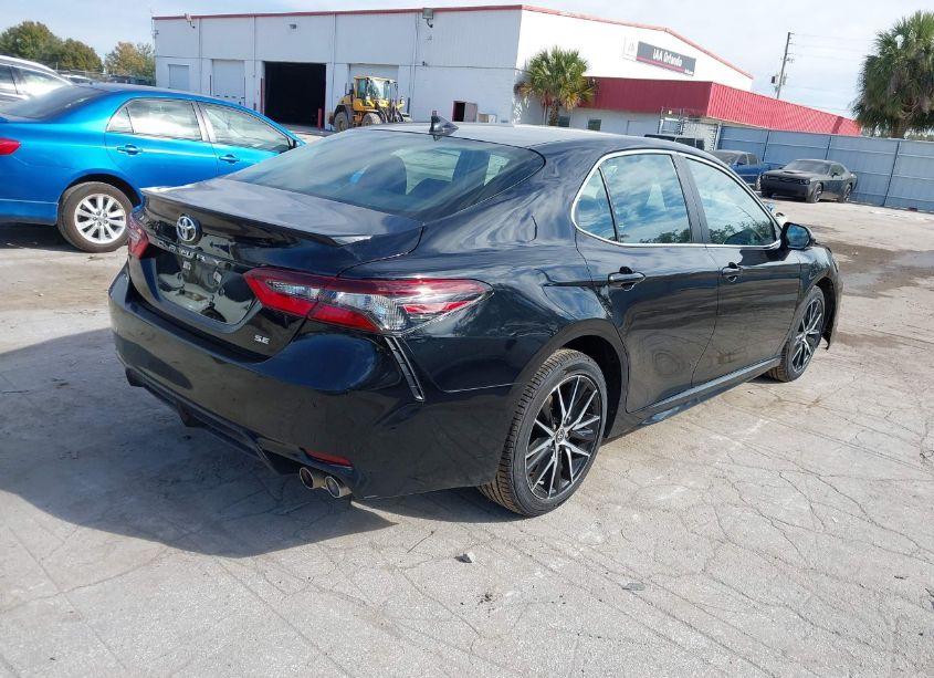 Photo 4 of 2022 Toyota Camry SE (VIN 4T1G11AK0NU662741)
