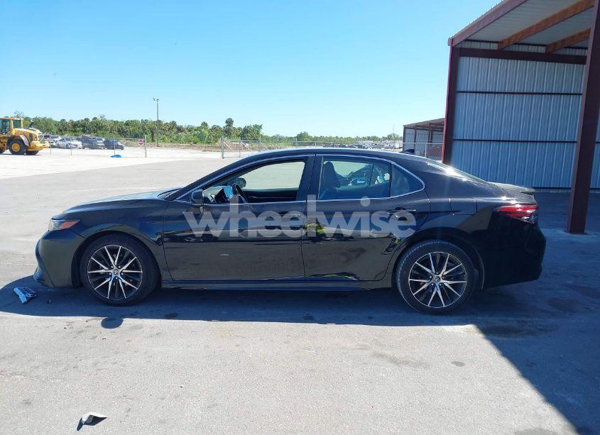 Photo 14 of 2022 Toyota Camry SE (VIN 4T1G11AK0NU678437)