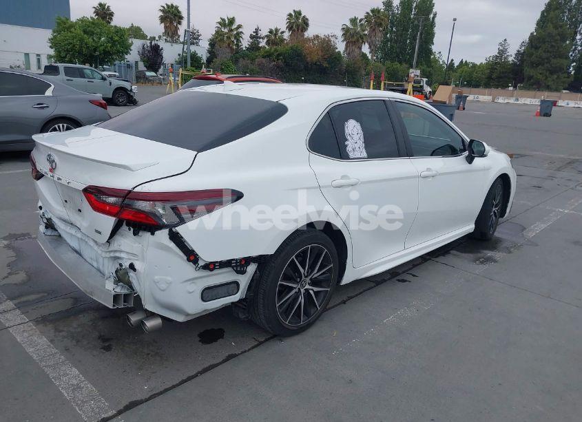Photo 4 of 2022 Toyota Camry SE (VIN 4T1G11AK0NU715065)