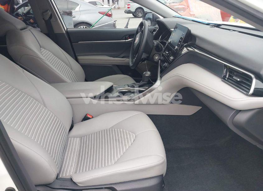 Photo 5 of 2022 Toyota Camry SE (VIN 4T1G11AK0NU715065)