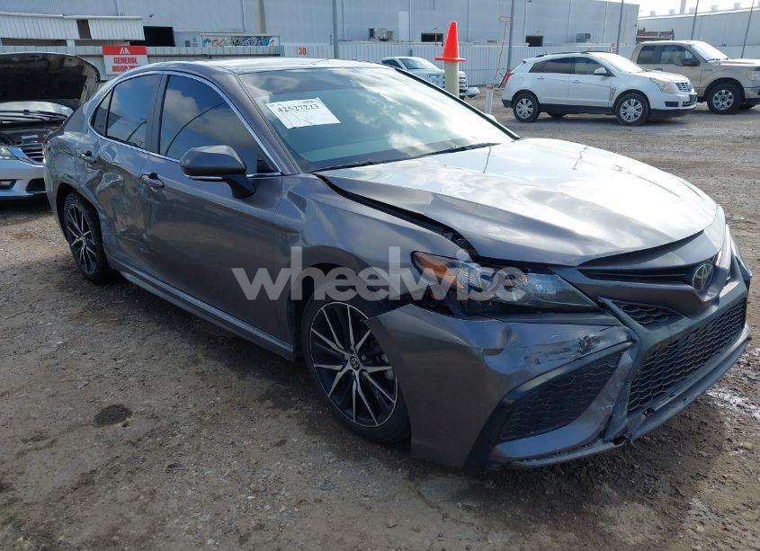 2023 Toyota Camry SE (VIN 4T1G11AK0PU085602) main photo