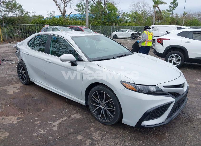 2023 Toyota Camry SE (VIN 4T1G11AK0PU098608) main photo