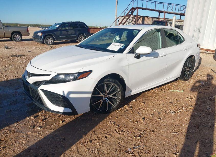 Photo 2 of 2023 Toyota Camry SE (VIN 4T1G11AK0PU155163)