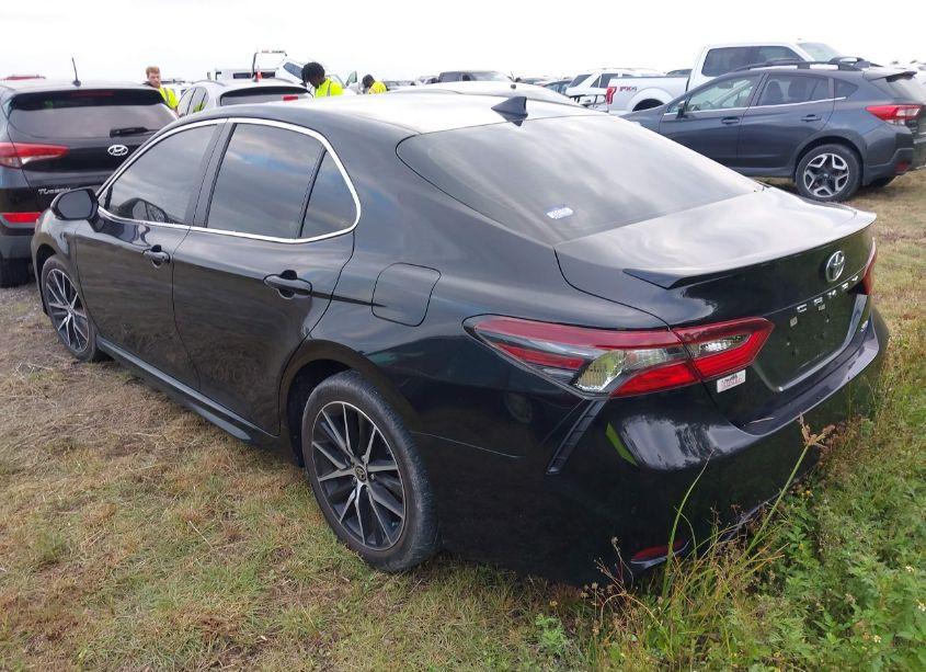 Photo 3 of 2023 Toyota Camry SE (VIN 4T1G11AK0PU720205)