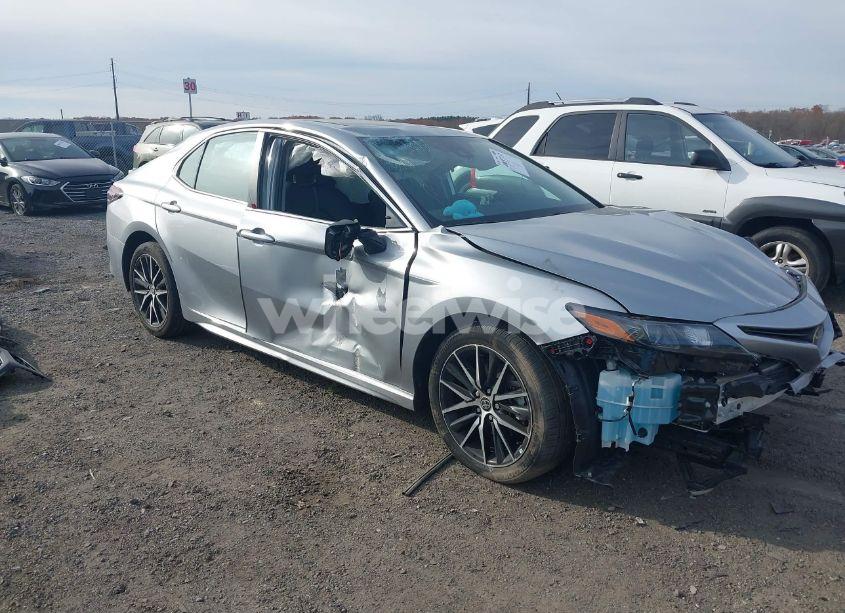 2023 Toyota Camry SE (VIN 4T1G11AK0PU729678) main photo