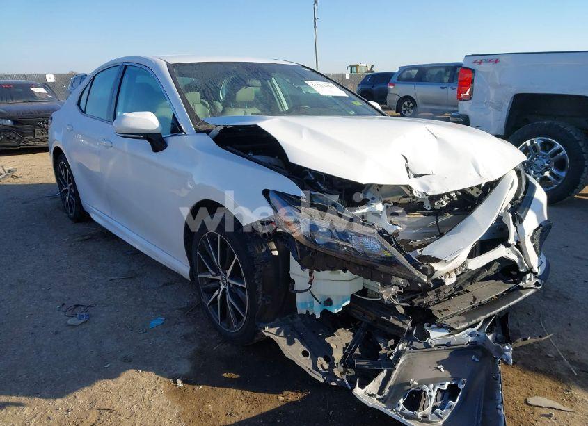2023 Toyota Camry SE (VIN 4T1G11AK0PU735819) main photo