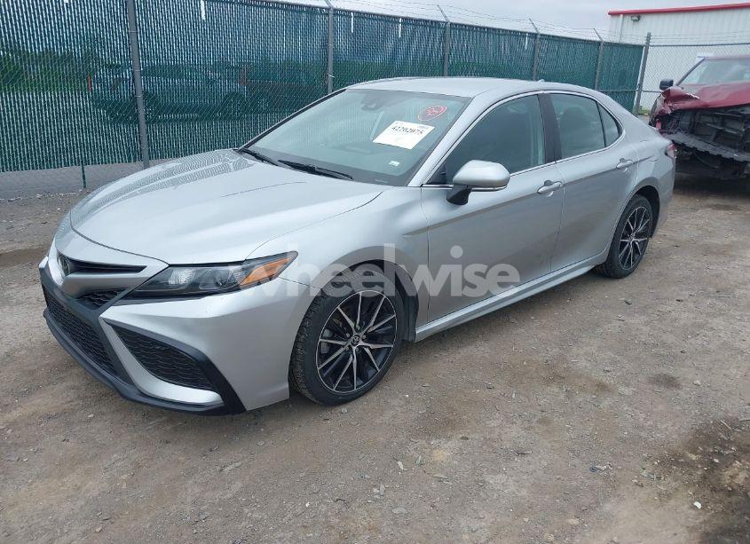 Photo 2 of 2023 Toyota Camry SE (VIN 4T1G11AK0PU766665)