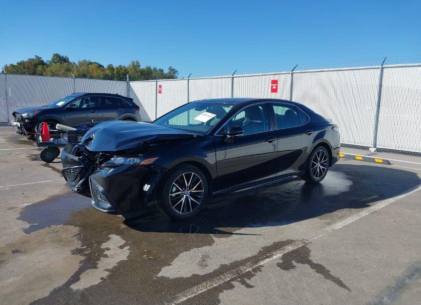 Photo 2 of 2023 Toyota Camry SE (VIN 4T1G11AK0PU779903)