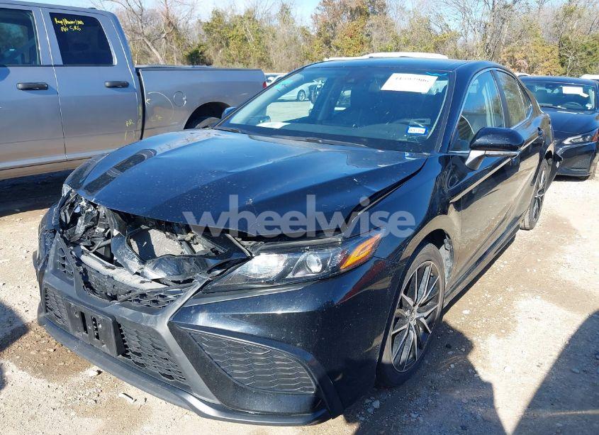 Photo 2 of 2023 Toyota Camry SE (VIN 4T1G11AK0PU798032)