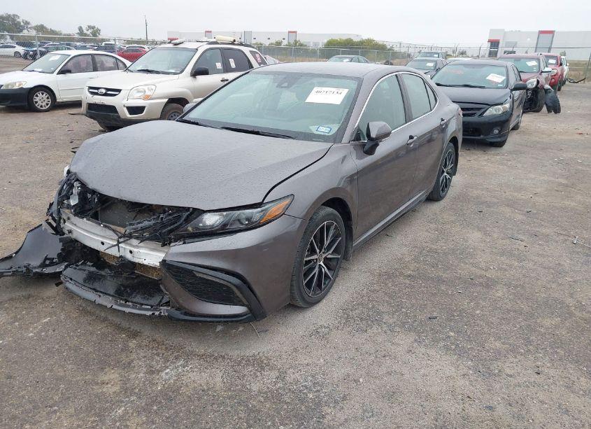 Photo 2 of 2023 Toyota Camry SE (VIN 4T1G11AK0PU833538)