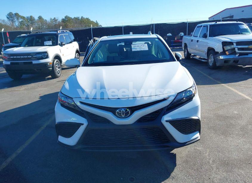 Photo 13 of 2024 Toyota Camry SE (VIN 4T1G11AK0RU228986)