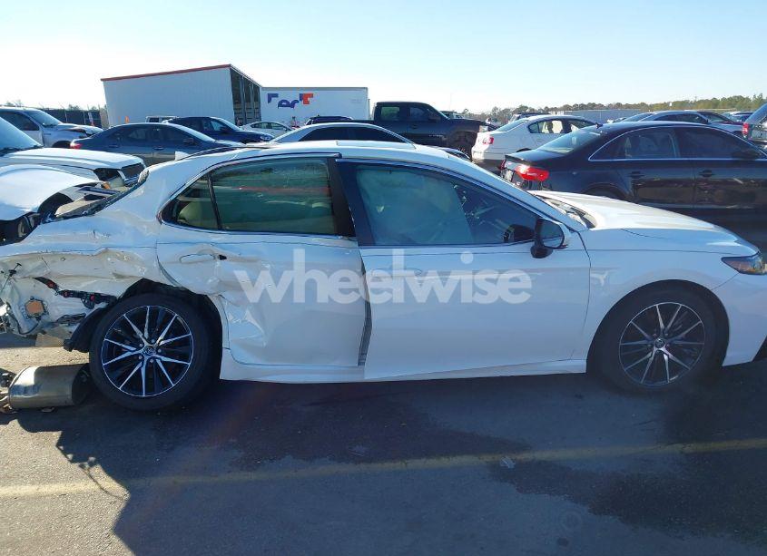 Photo 14 of 2024 Toyota Camry SE (VIN 4T1G11AK0RU228986)