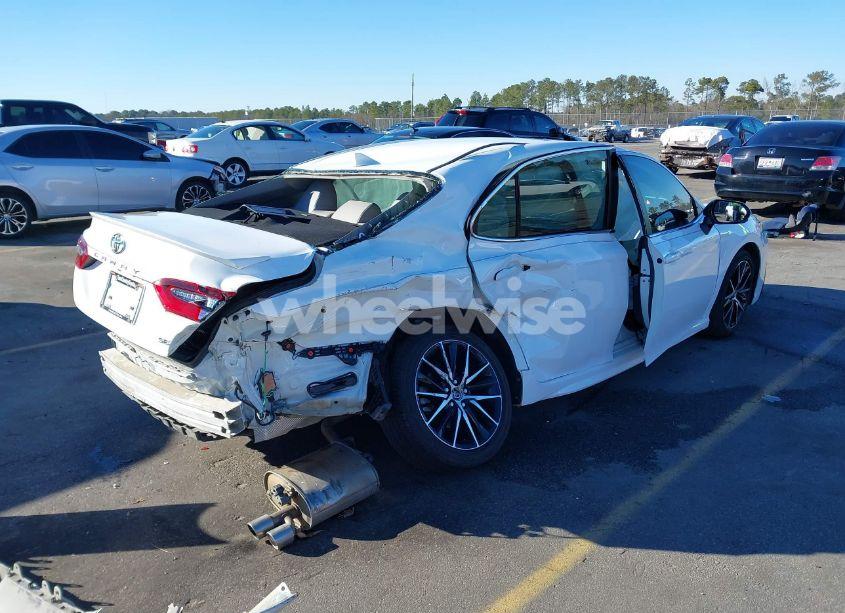 Photo 4 of 2024 Toyota Camry SE (VIN 4T1G11AK0RU228986)