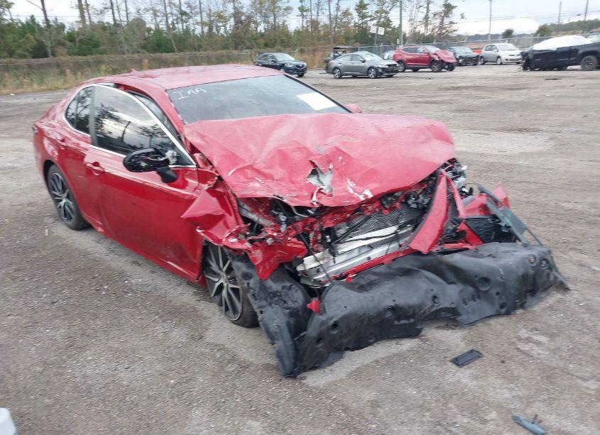 2024 Toyota Camry SE (VIN 4T1G11AK0RU233976) main photo