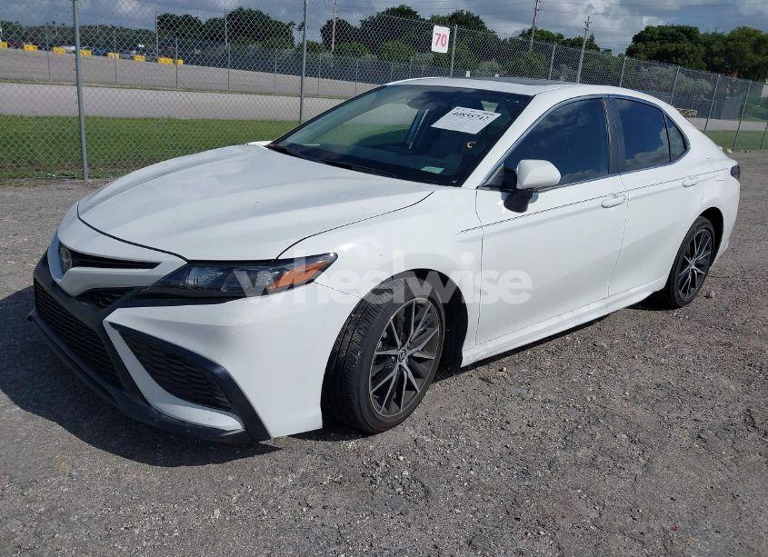 Photo 2 of 2024 Toyota Camry SE (VIN 4T1G11AK0RU242094)