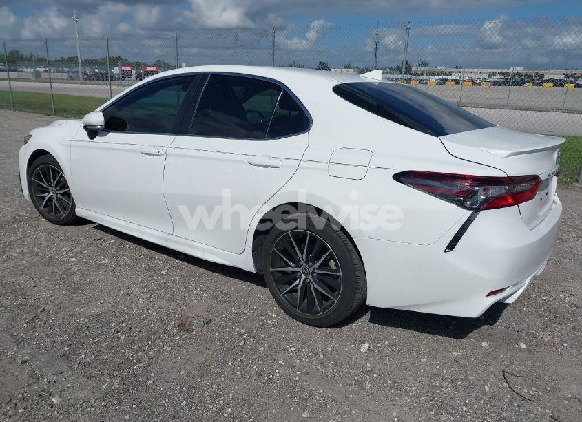 Photo 3 of 2024 Toyota Camry SE (VIN 4T1G11AK0RU242094)