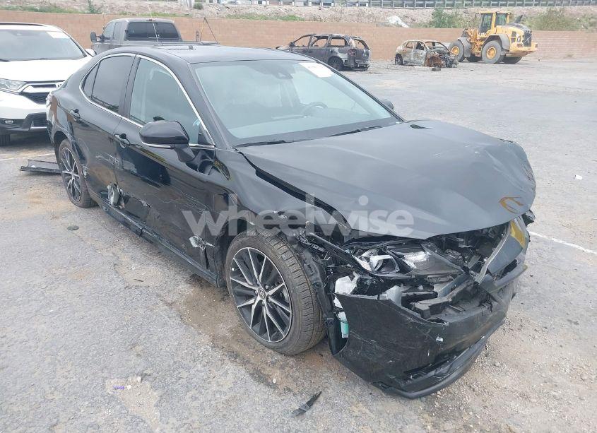 2024 Toyota Camry SE (VIN 4T1G11AK0RU858569) main photo