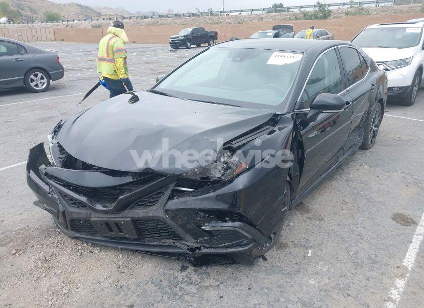 Photo 2 of 2024 Toyota Camry SE (VIN 4T1G11AK0RU858569)