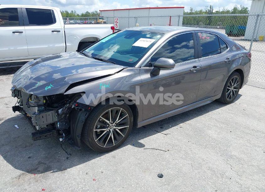 Photo 2 of 2024 Toyota Camry SE (VIN 4T1G11AK0RU882760)