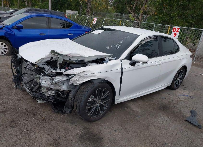 Photo 2 of 2024 Toyota Camry SE (VIN 4T1G11AK0RU883844)