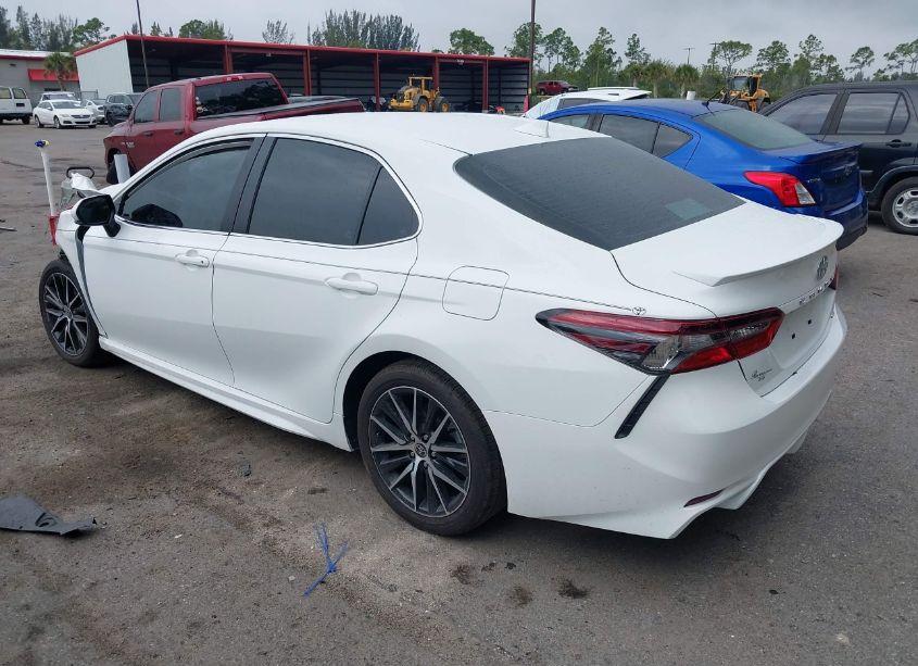 Photo 3 of 2024 Toyota Camry SE (VIN 4T1G11AK0RU883844)