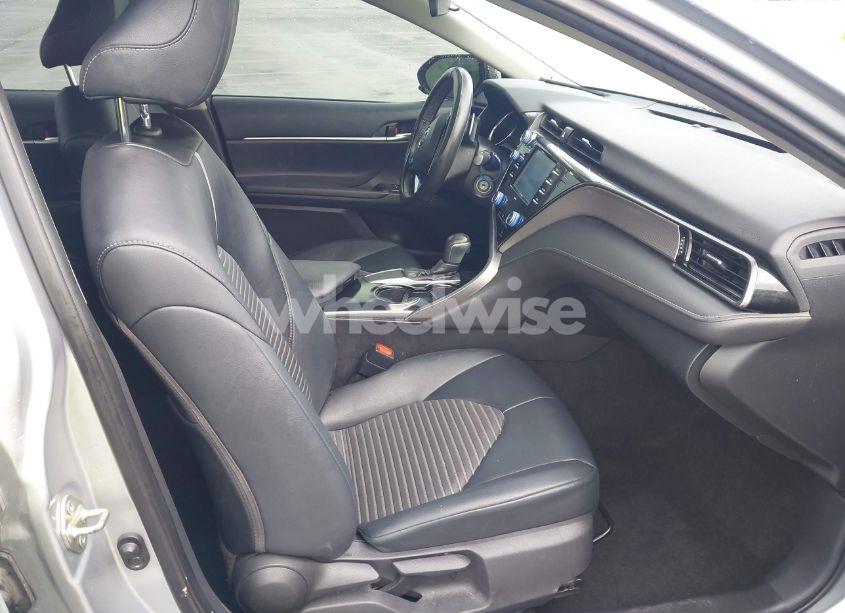 Photo 5 of 2020 Toyota Camry SE NIGHTSHADE EDITION (VIN 4T1G11AK1LU301046)