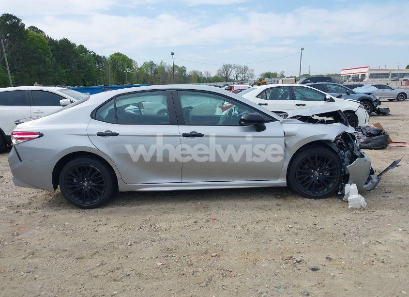 Photo 14 of 2020 Toyota Camry SE NIGHTSHADE EDITION (VIN 4T1G11AK1LU332281)