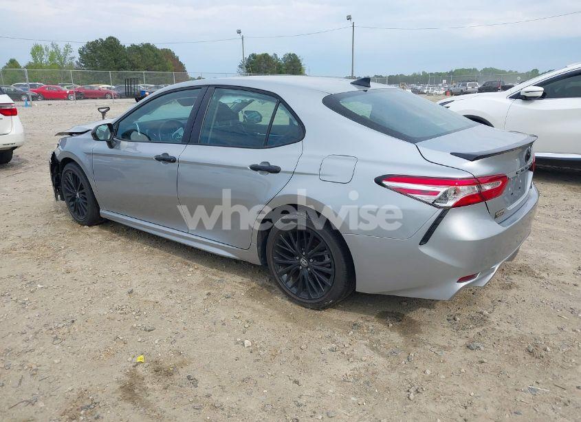 Photo 3 of 2020 Toyota Camry SE NIGHTSHADE EDITION (VIN 4T1G11AK1LU332281)