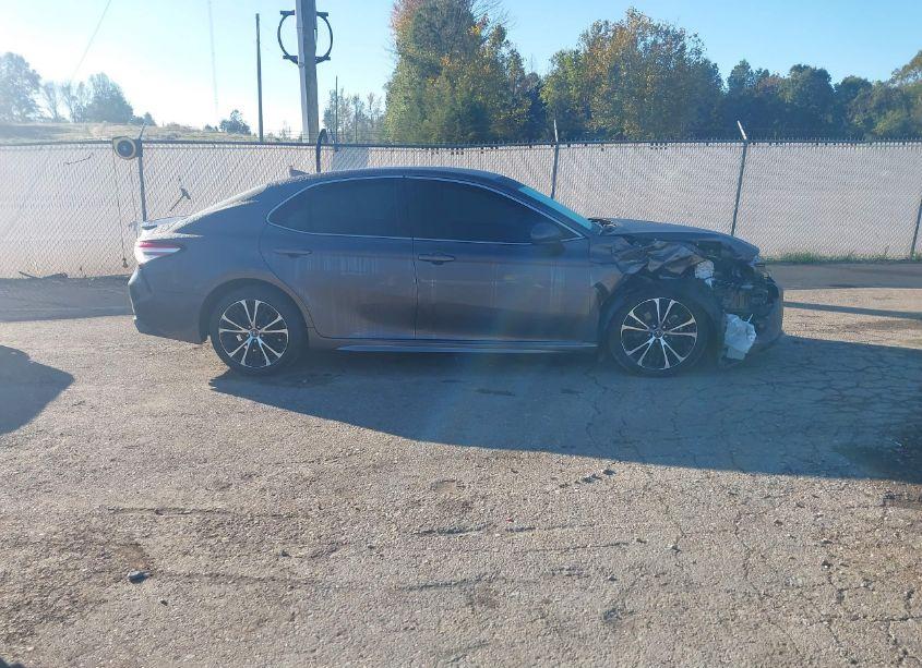 Photo 14 of 2020 Toyota Camry SE (VIN 4T1G11AK1LU346892)