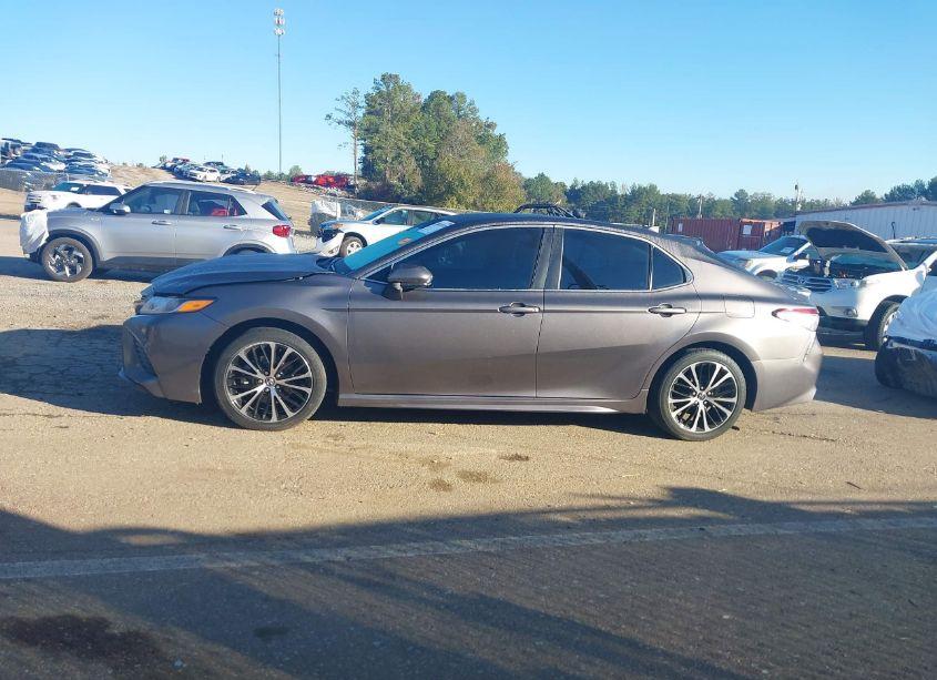 Photo 15 of 2020 Toyota Camry SE (VIN 4T1G11AK1LU346892)