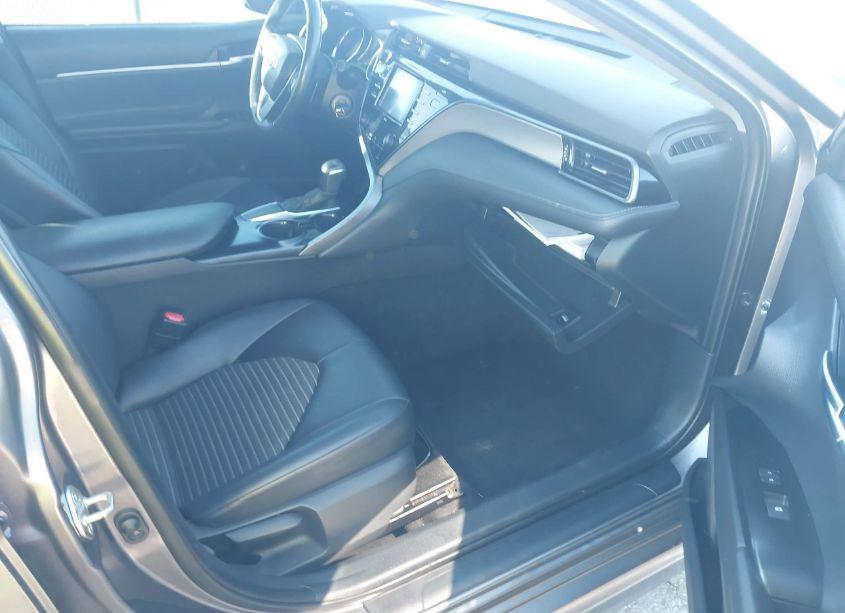 Photo 5 of 2020 Toyota Camry SE (VIN 4T1G11AK1LU346892)