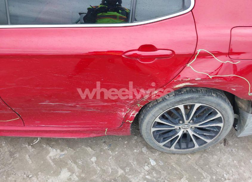 Photo 6 of 2020 Toyota Camry SE (VIN 4T1G11AK1LU352661)