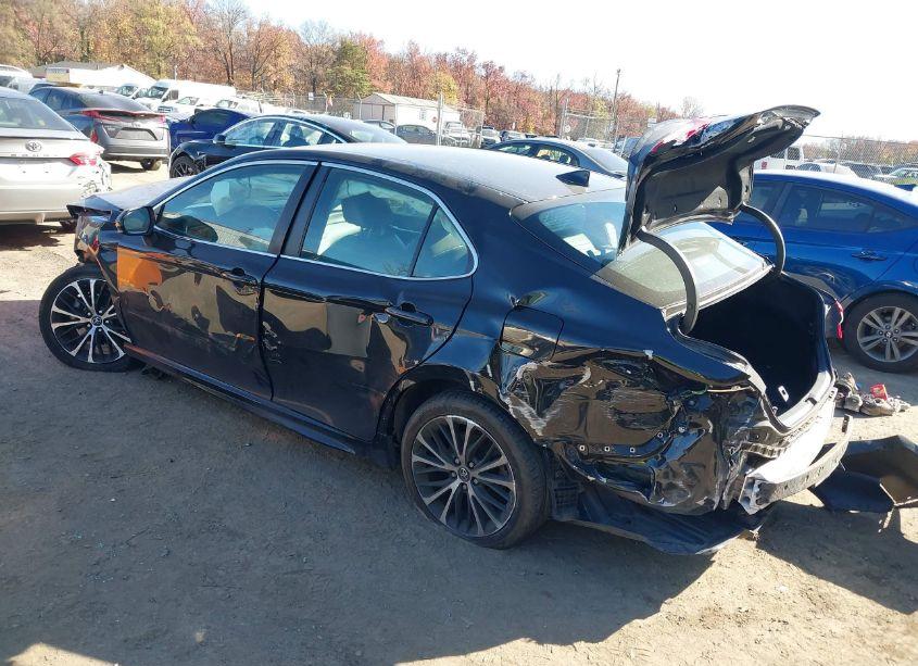 Photo 3 of 2020 Toyota Camry SE (VIN 4T1G11AK1LU356421)