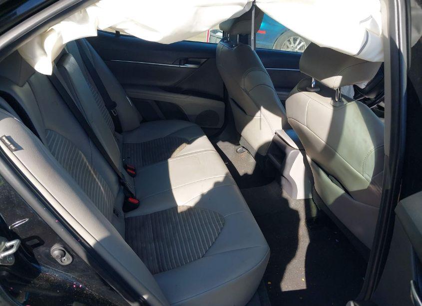 Photo 8 of 2020 Toyota Camry SE (VIN 4T1G11AK1LU356421)