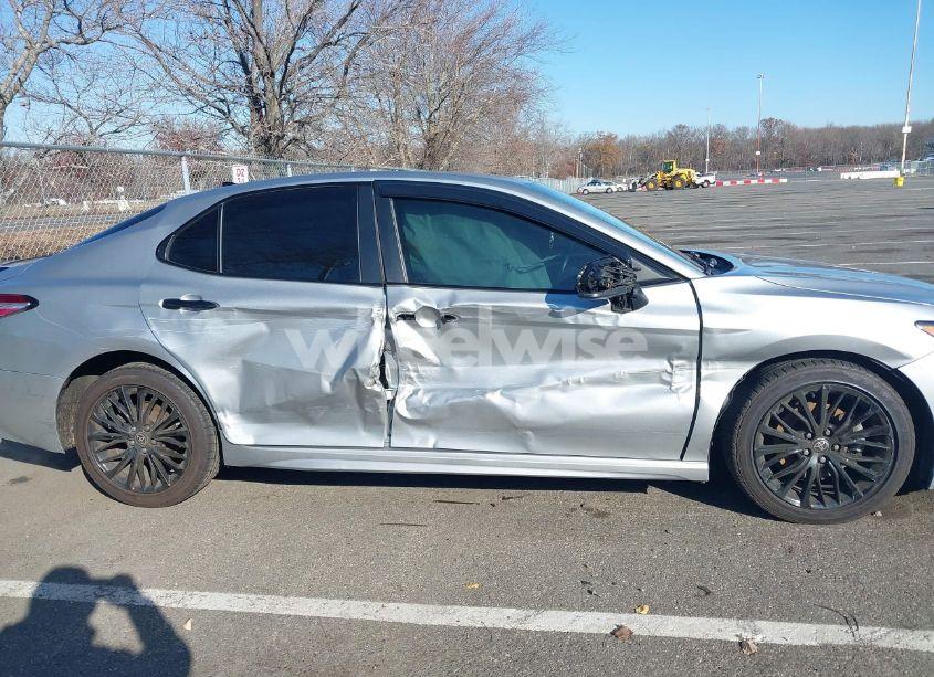 Photo 17 of 2020 Toyota Camry SE NIGHTSHADE EDITION (VIN 4T1G11AK1LU363689)