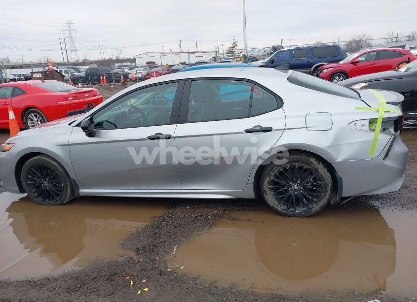 Photo 14 of 2020 Toyota Camry SE NIGHTSHADE EDITION (VIN 4T1G11AK1LU386275)